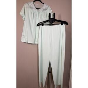 Vintage Shadowline 2 Piece Green Nylon Pajama Set Size 38 Embroidered Neckline